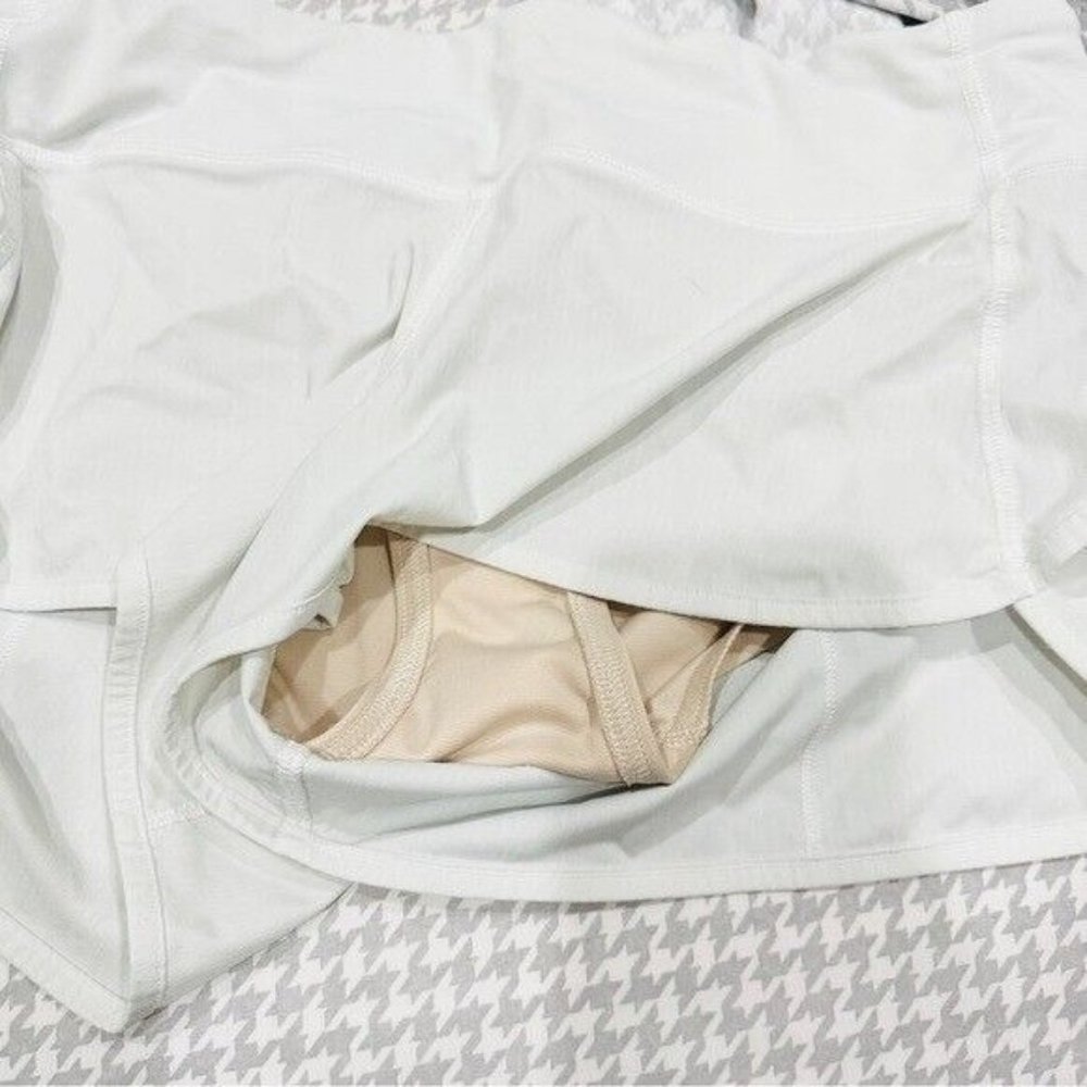 Lululemon White Speed Up Low-Rise Lined Short 2.5" Size 8 - Picture 7 of 9